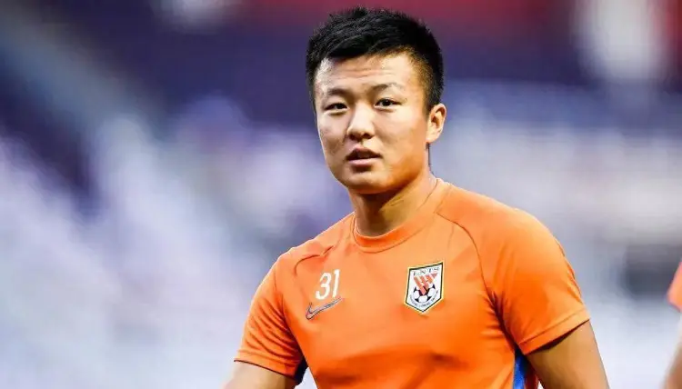 澳大利亚队长中卫情绪低迷，急需调整状态的简单介绍