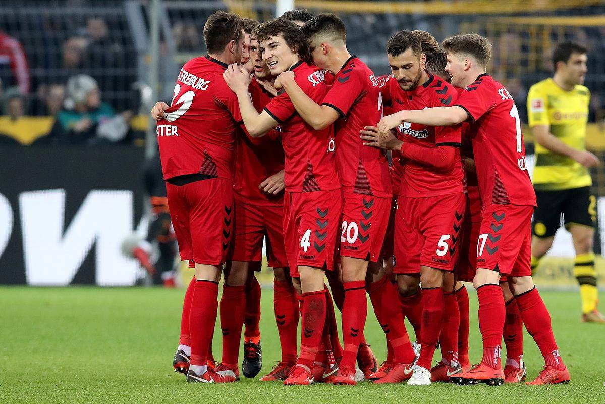 包含弗赖堡战胜对手后信心大增，期待下一场对决的词条