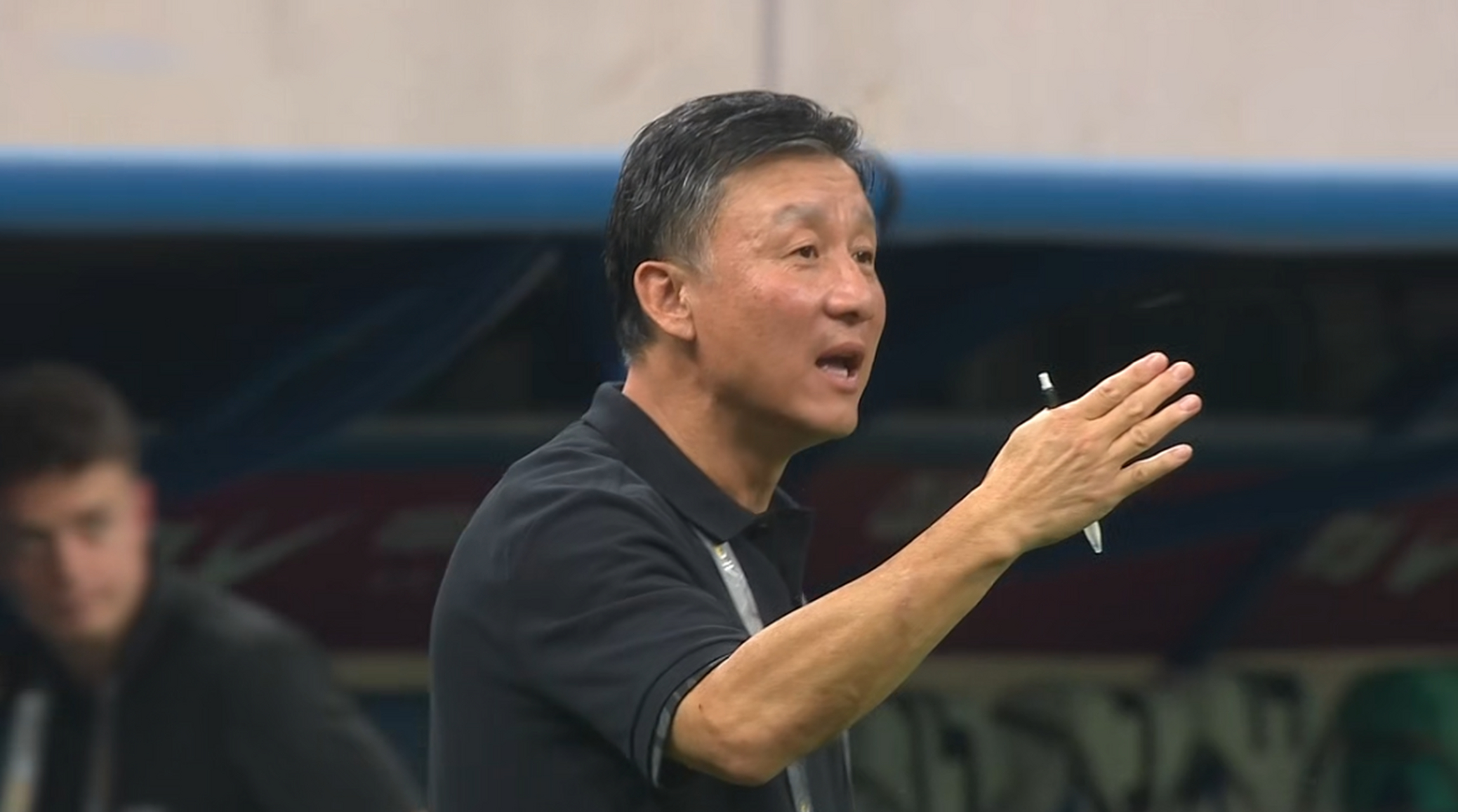 包含国安主教练批评球员表现，指责态度不够认真的词条