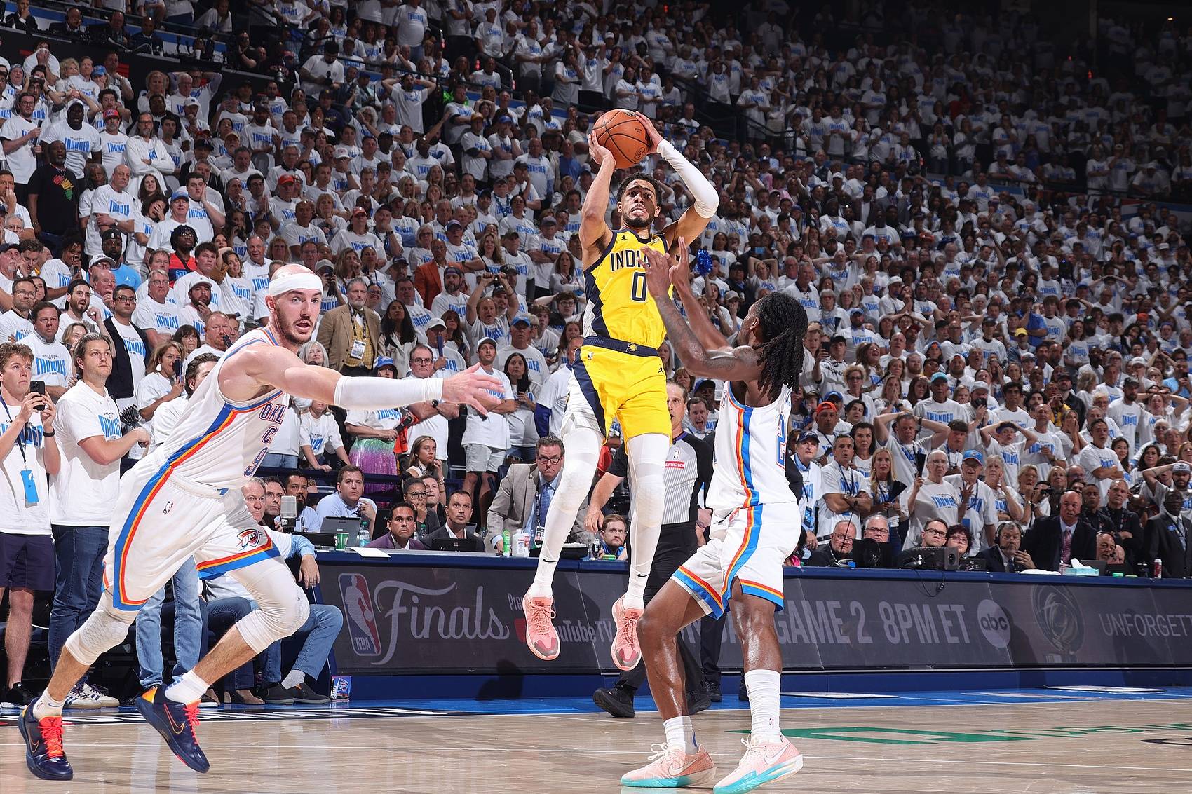 包含湖人复出首战，火箭状态火爆，库里成为焦点！的词条