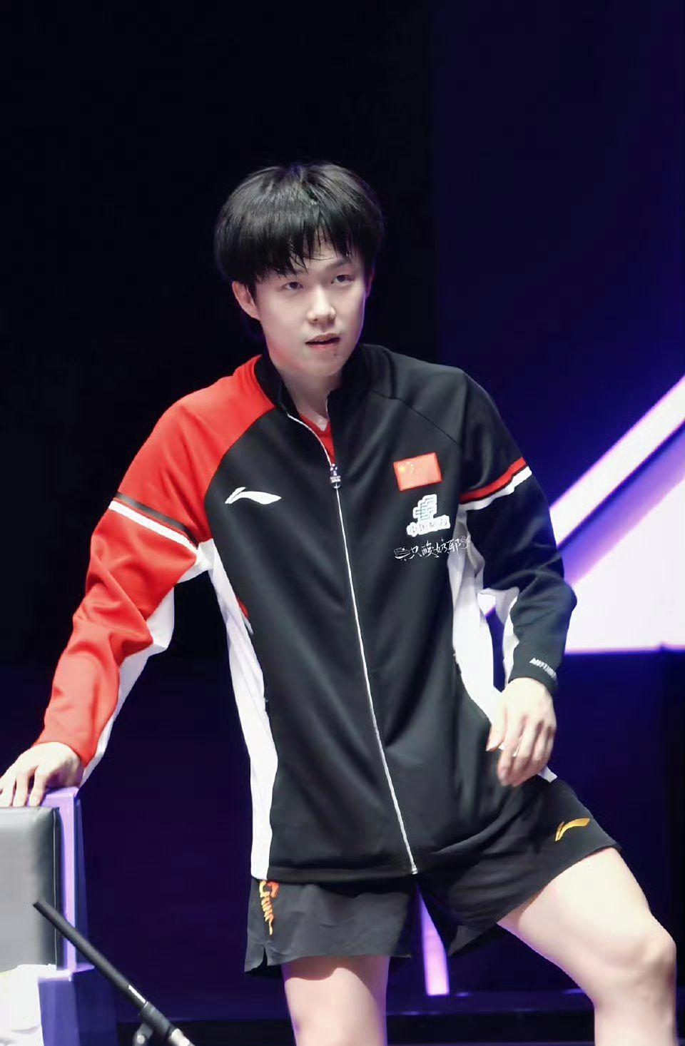 王楚钦赛点兑现，广东男篮淘汰波士顿凯尔特人晋级四强，主帅激动落泪的简单介绍